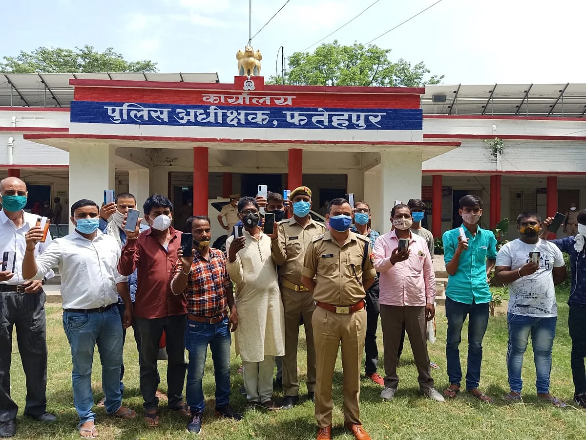 चार लाख के खोये 32 मोबाइल सर्विलांस टीम ने किये बरामद
