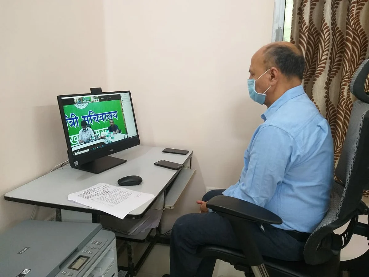 आयुक्त ने लातेहार उपायुक्त और टीम को दी बधाई