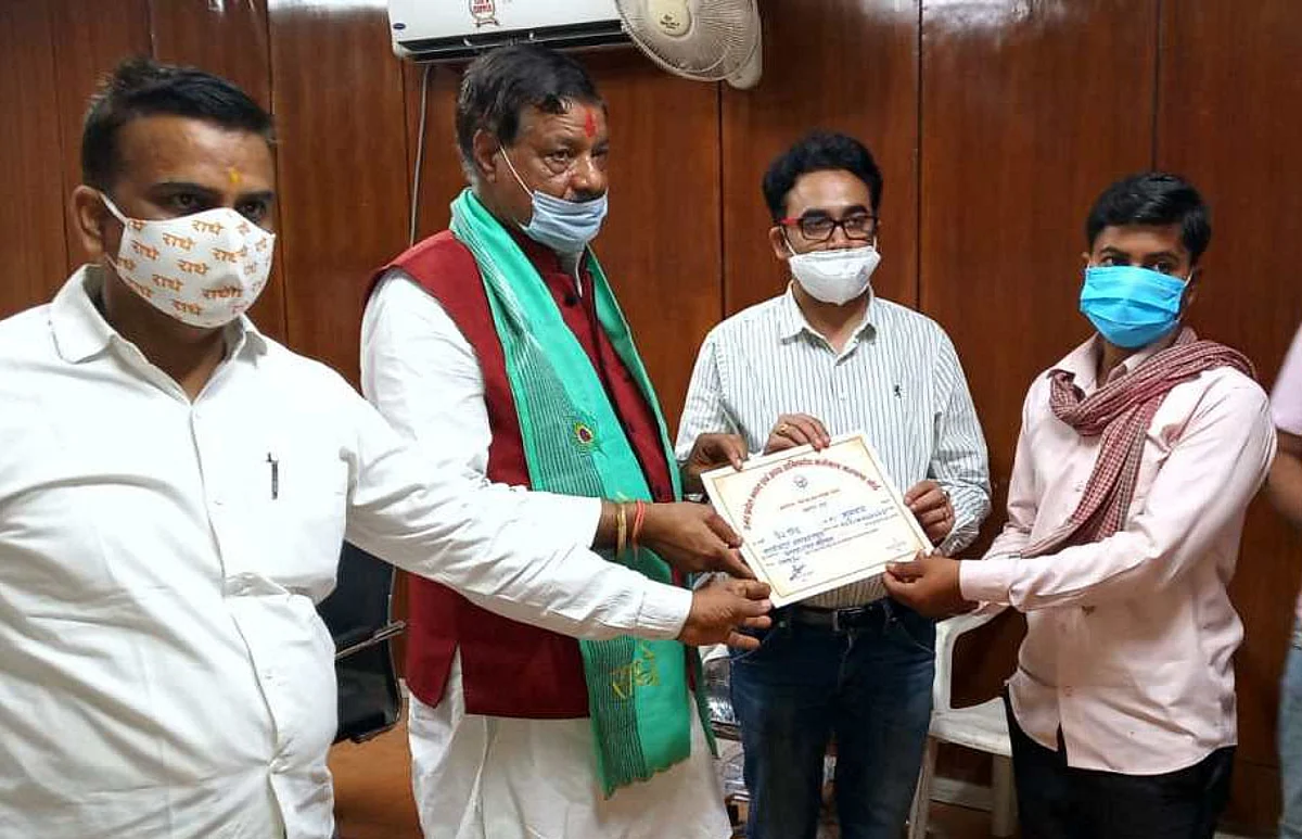 मुख्यमंत्री ने मथुरा के श्रमिकों के खातों में ट्रांसफर किए तीन करोड़ 49 लाख 74 हजार