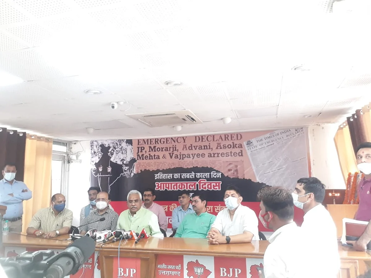 कांग्रेस को हर साल आपातकाल के लिए 25 जून को माफी मांगनी चाहिएः मदन कौशिक