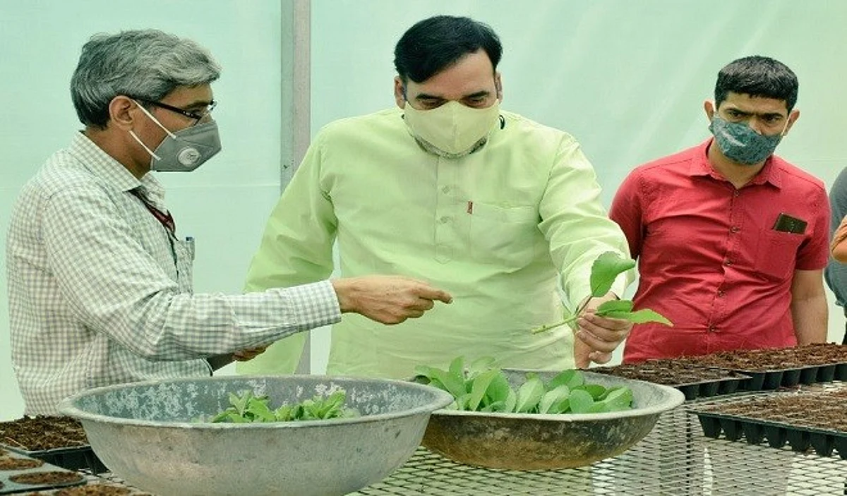 दिल्ली सरकार के पहले ग्रीनहाउस का गोपाल राय ने किया उद्घाटन