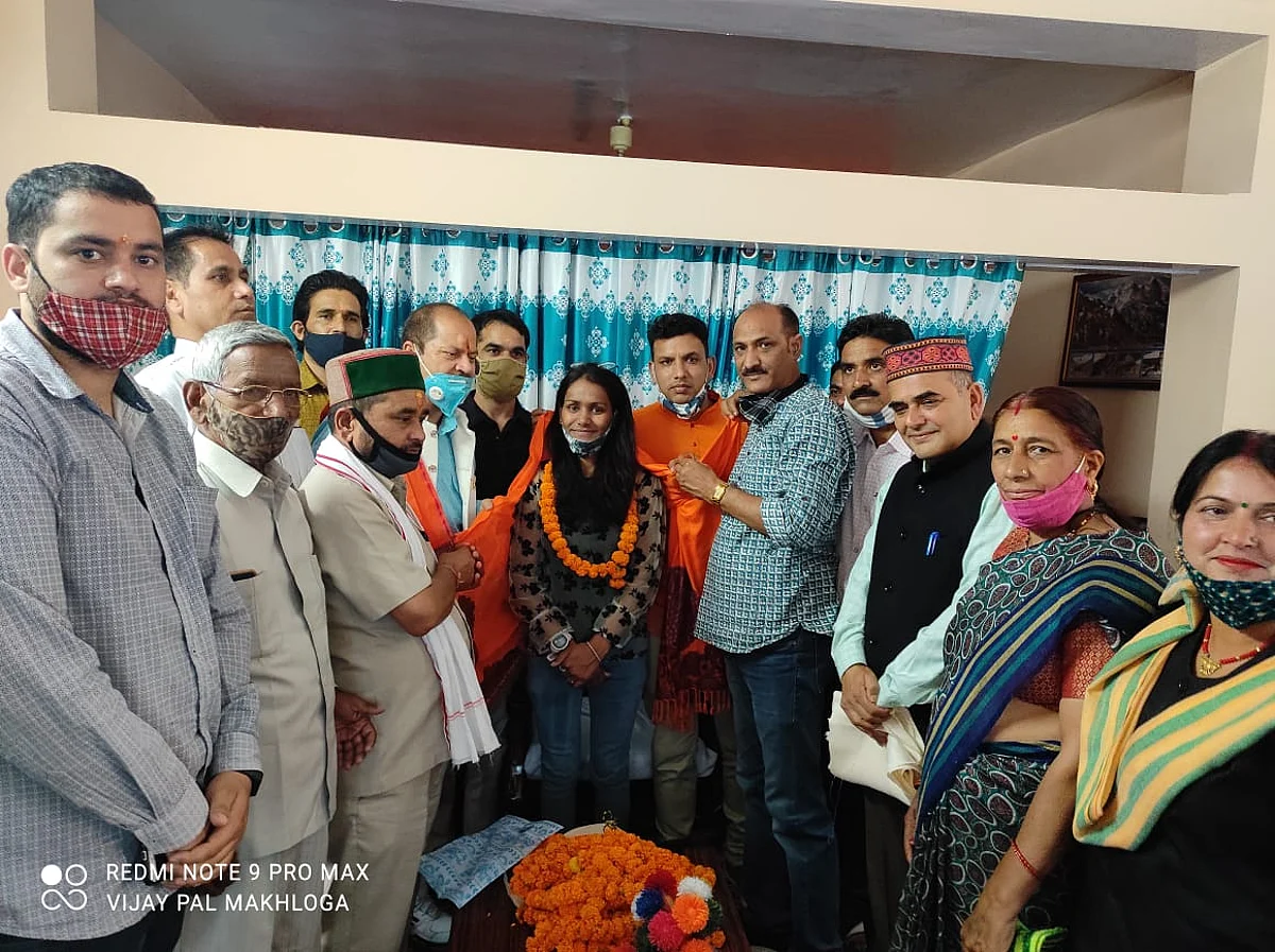 माउंट ल्होत्से फतह करने वालीं सविता कंसवाल का स्वागत