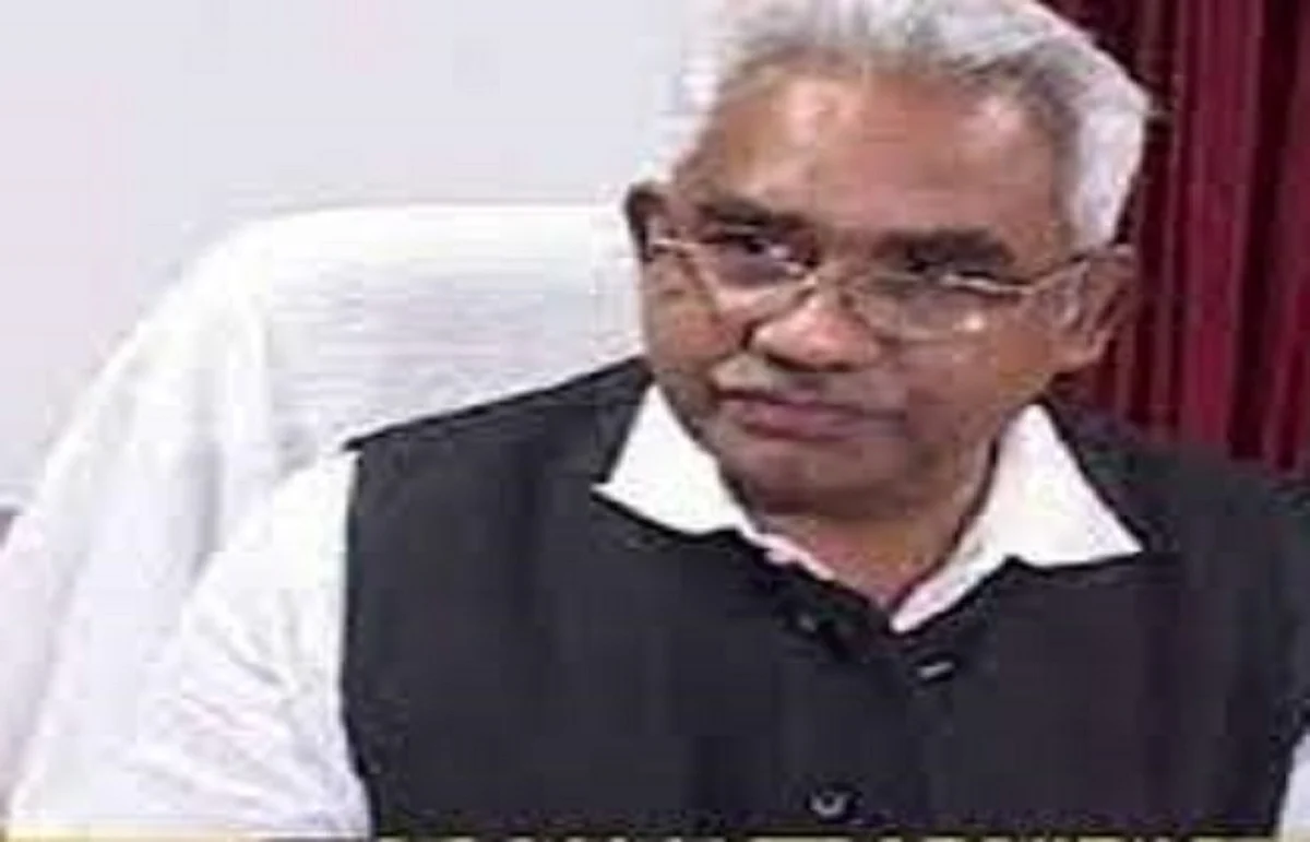 वैक्सीन न लगाने वालोंं पर हो मुकदमा: कौशिक