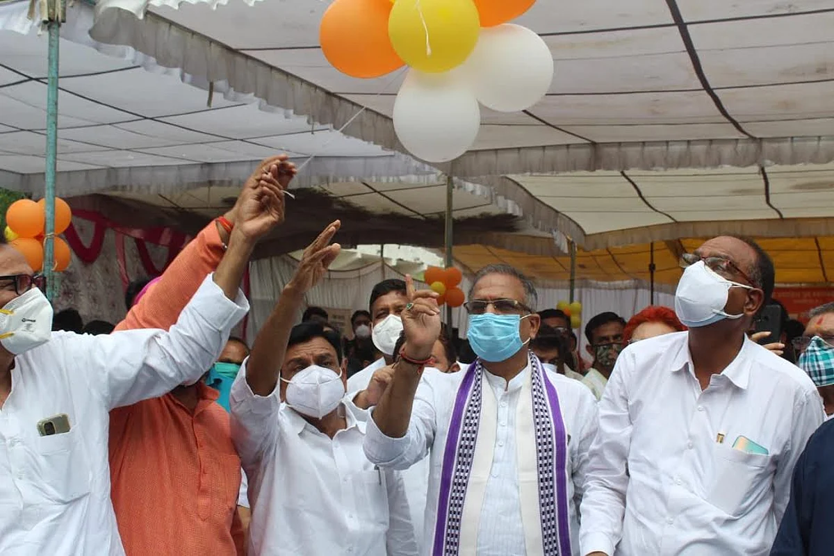 टीकाकरण महाअभियानः पहले दिन केन्द्रों पर उमड़ी भीड़