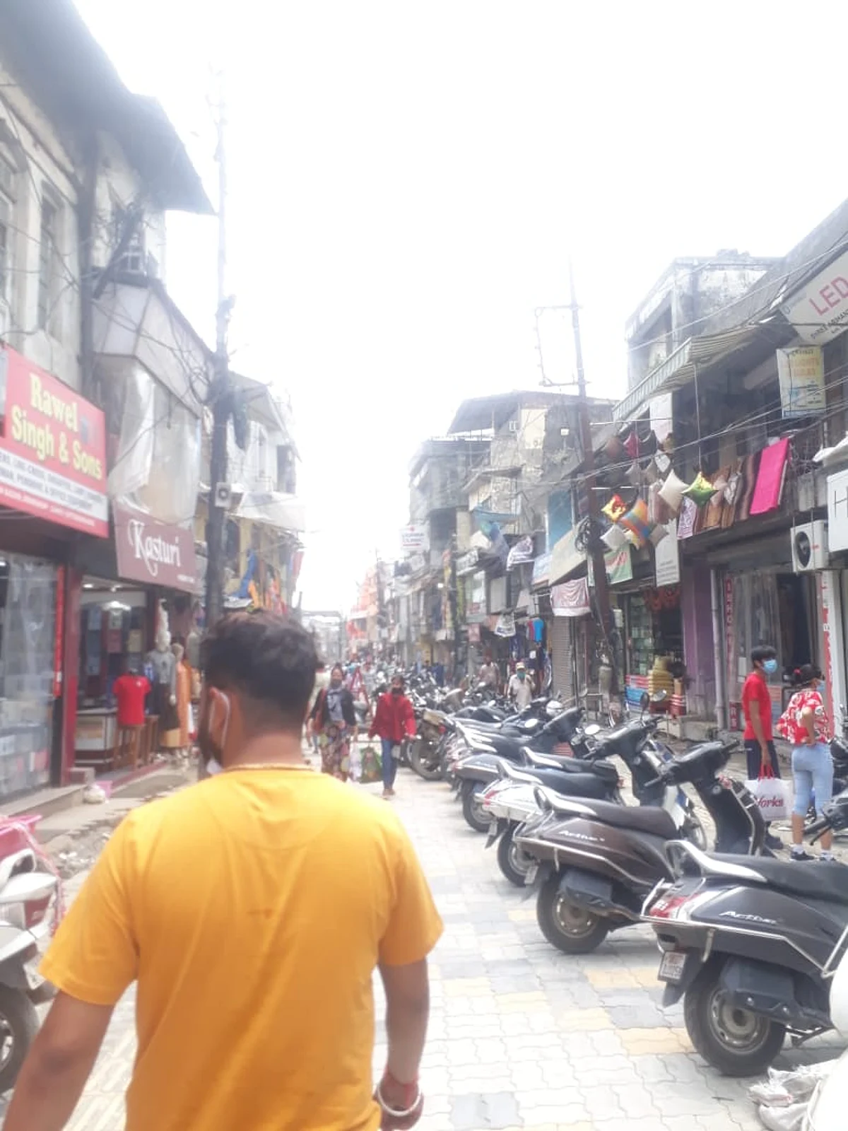 खुल गए बाजार,लौटी रौनक