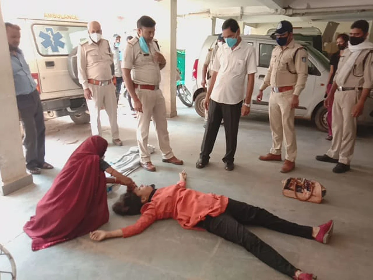 युवती ने चौथी मंजिल से छलांग लगाकर की आत्महत्या