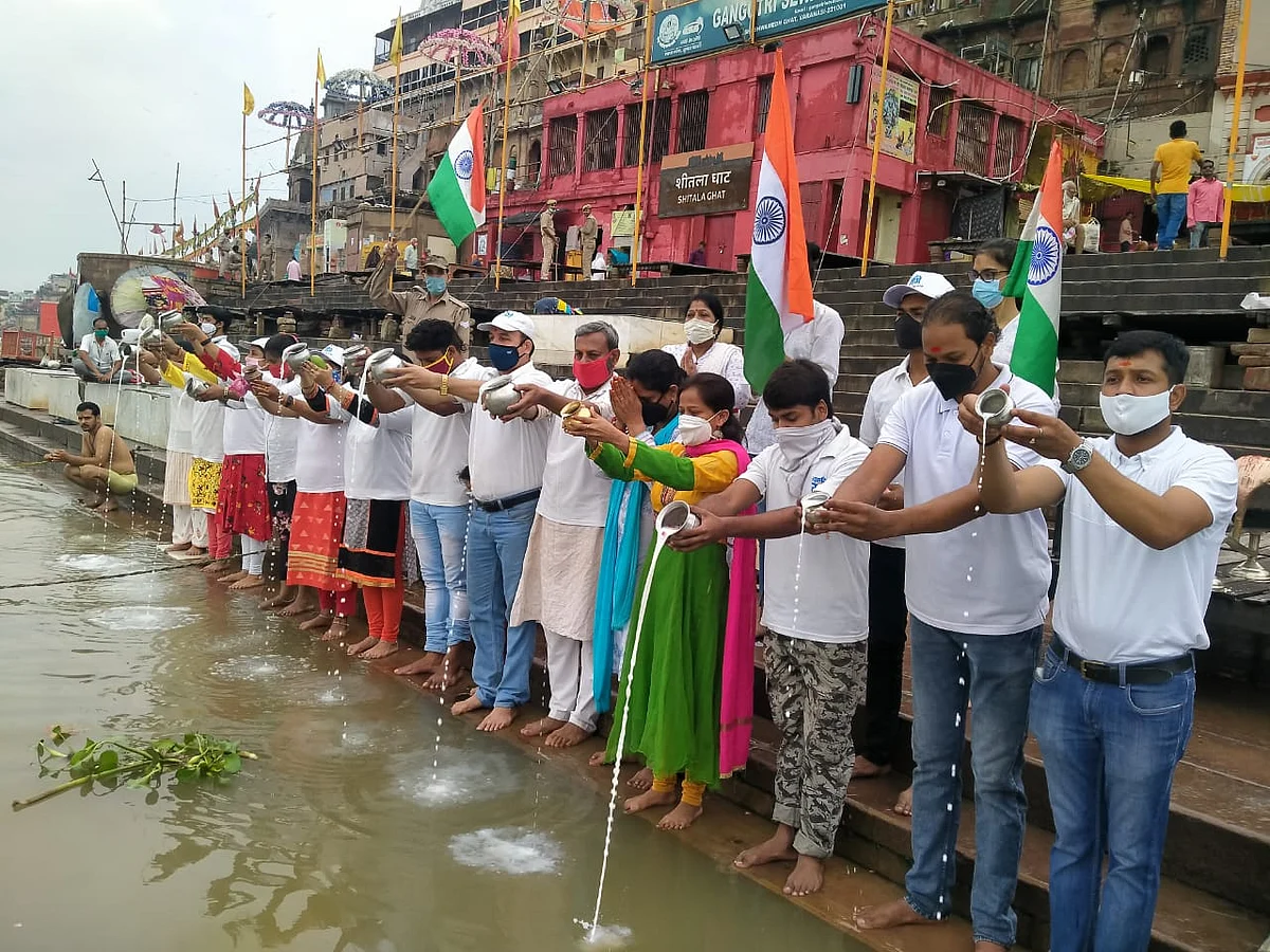 गंगा दशहरा: नमामि गंगे ने किया मां गंगा का पूजन, आरती उतारी