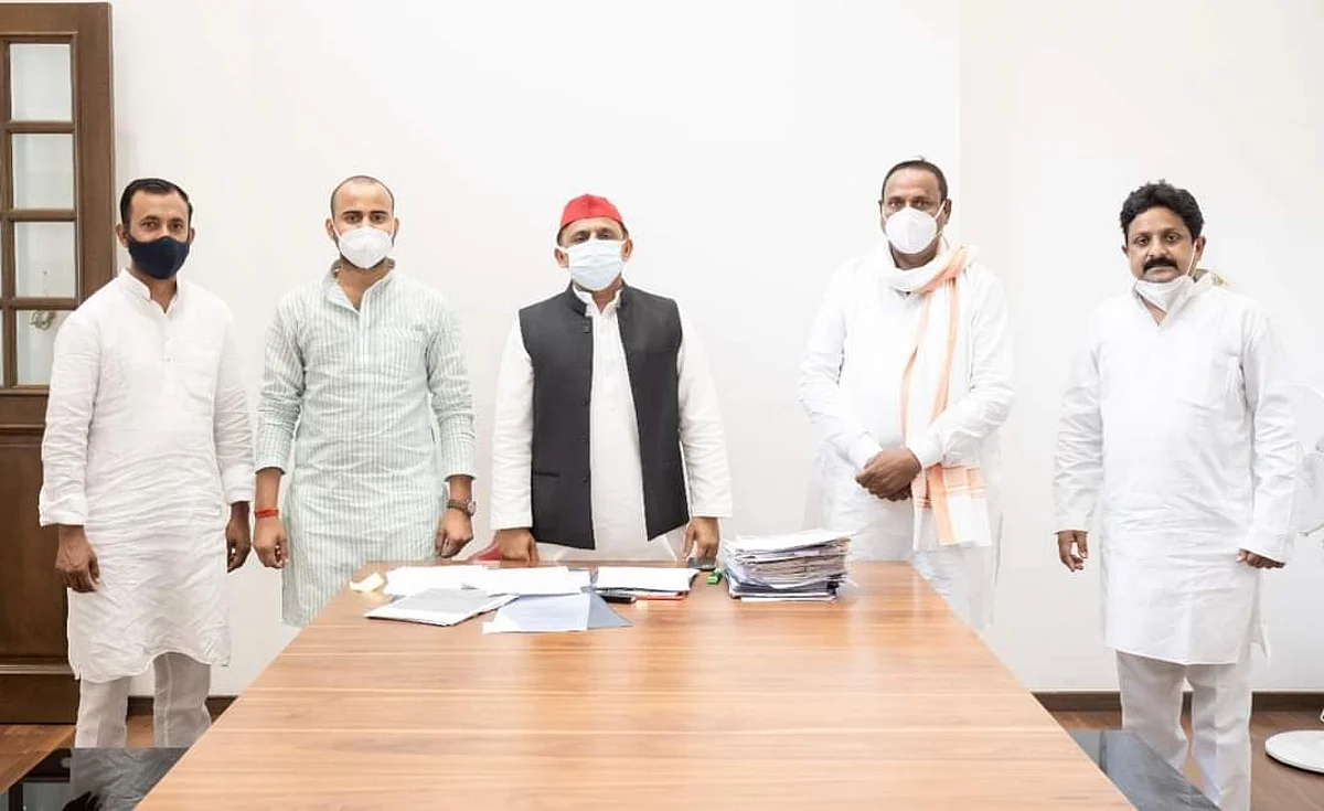 भाजपा के कद्दावर नेता पूर्व मंत्री शिव शंकर पटेल समाजवादी पार्टी में शामिल
