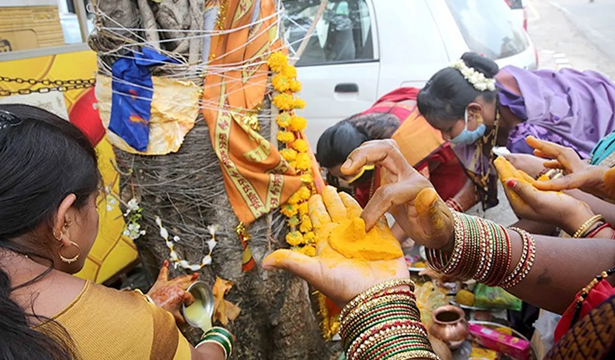 सूर्य ग्रहण के दिन ही पड़ रहा है वट सावित्री व्रत, क्या ऐसे में पूजा करना संभव है ?