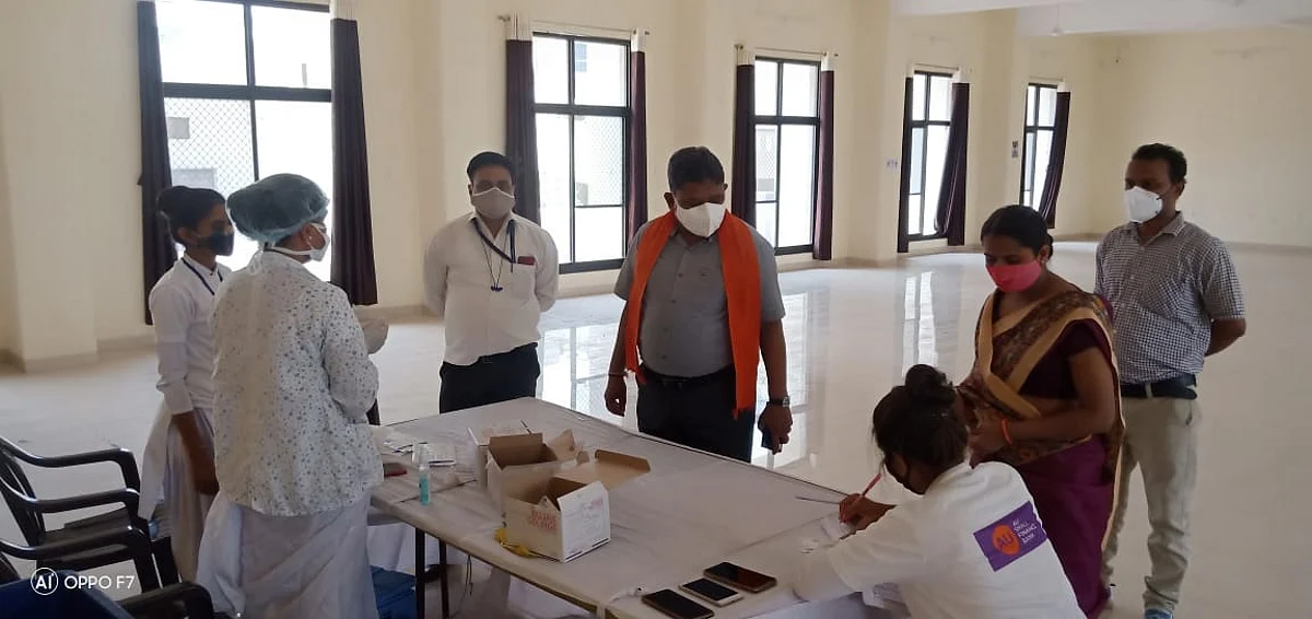 सभापति पहुंचे वेक्सिनेशन केन्द्रों पर, शत प्रतिशत हो शहर में वेक्सिनेशन का लक्ष्य