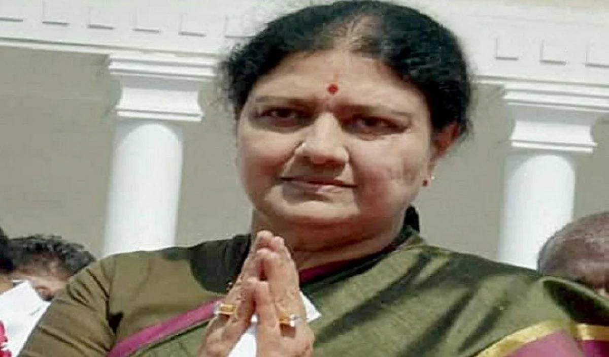 AIADMK ने साधा निशाना, कहा- शशिकला बांटो और राज करो की नीति पर चल रही हैं