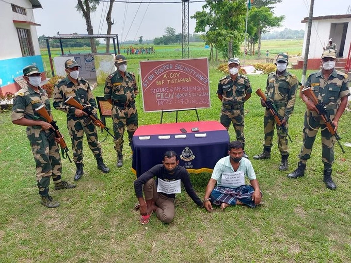 बीएसएफ ने नकली नोट की तस्करी के मामले में दो आरोपितों को किया गिरफ्तार