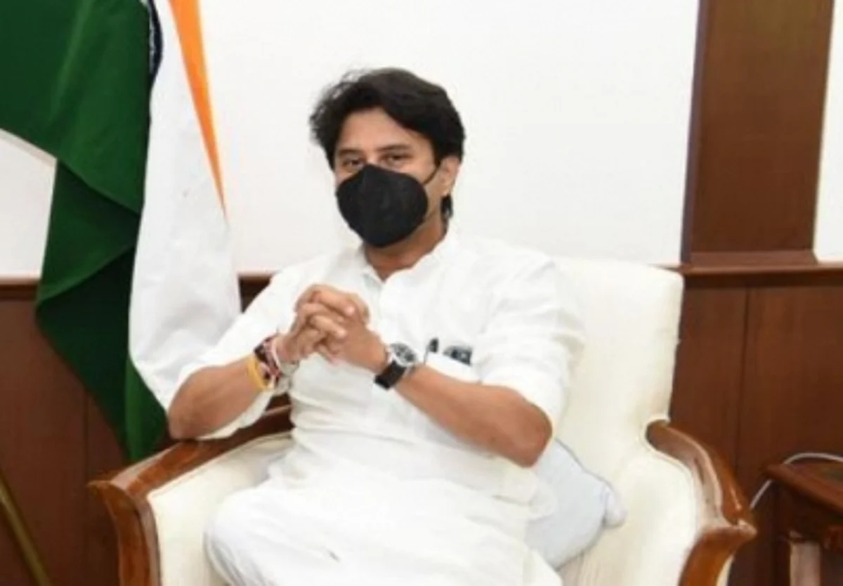 भूपेश बघेल दामाद का कॉलेज बचाने में लगे : सिंधिया