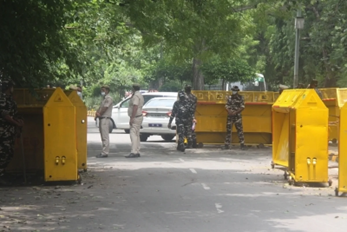किसानों के विरोध के मद्देनजर दिल्ली पुलिस ने जंतर-मंतर पर सुरक्षा कड़ी की