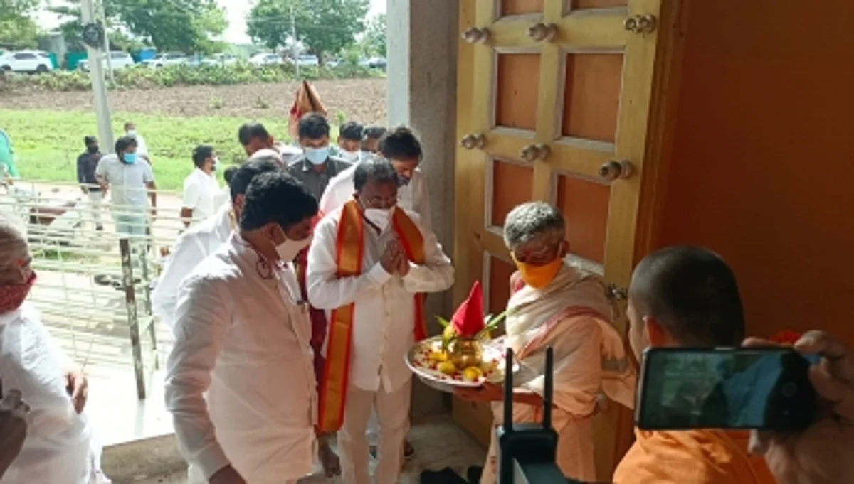 भाजपा के सोमू वीरराजू ने आंध्र प्रदेश में मंदिर संरक्षण यात्रा शुरू की