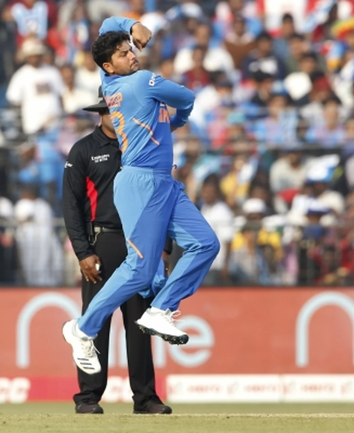 कुलदीप के हाथ से समय फिसला जा रहा है