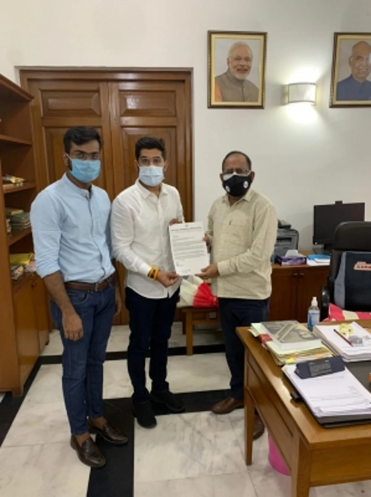 फीस के मुद्दे पर डीयू वीसी से मिला एनएसयूआई का प्रतिनिधिमंडल