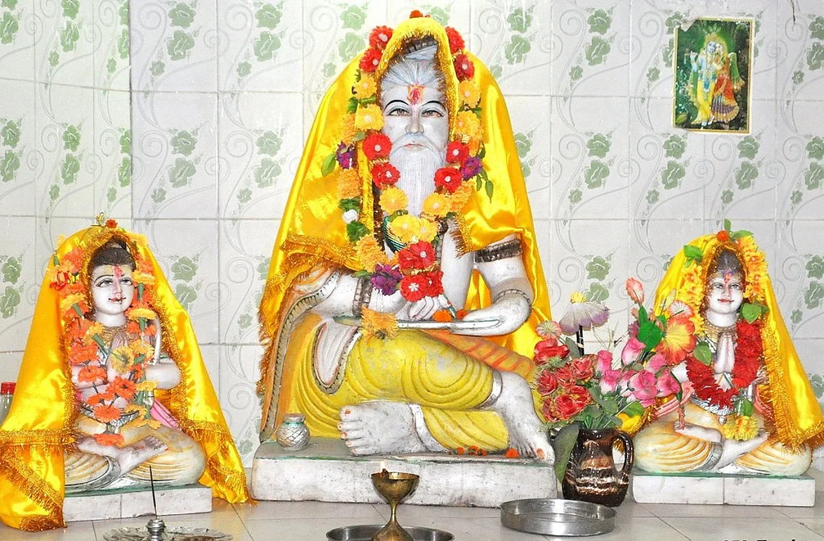 Vyas Puja 2022: व्यास पूजा कब है, महत्व और अनुष्ठान