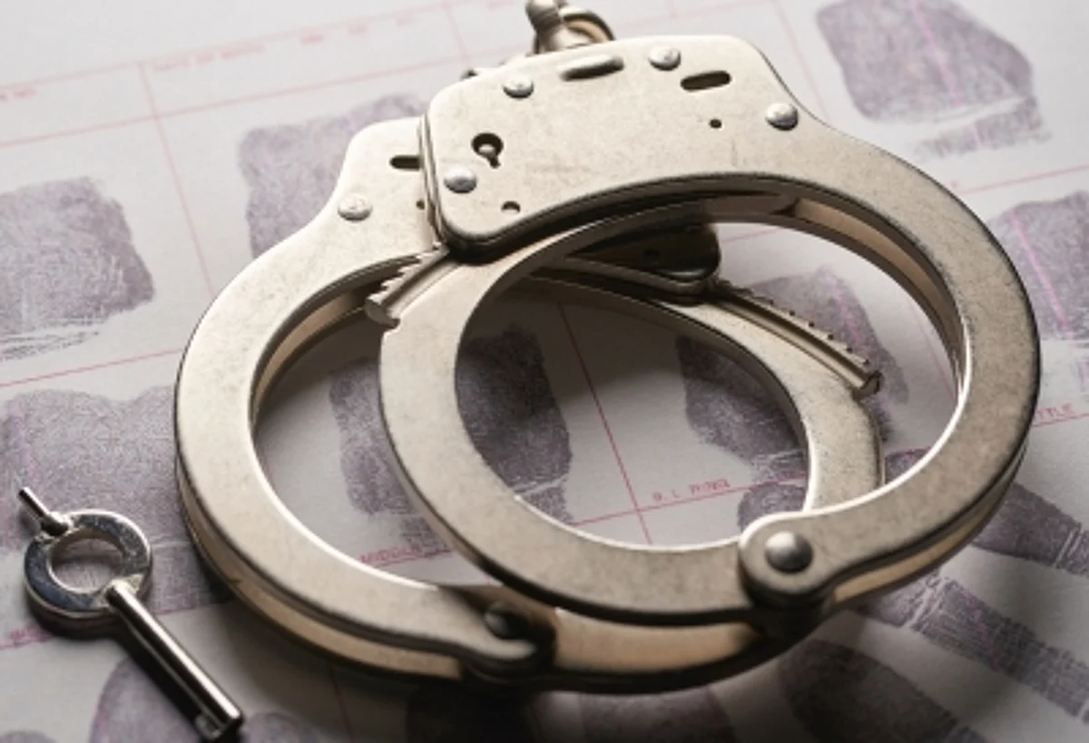सीबीआई ने भ्रष्टाचार मामले में सीएसएमटी के स्टेशन निदेशक को गिरफ्तार किया