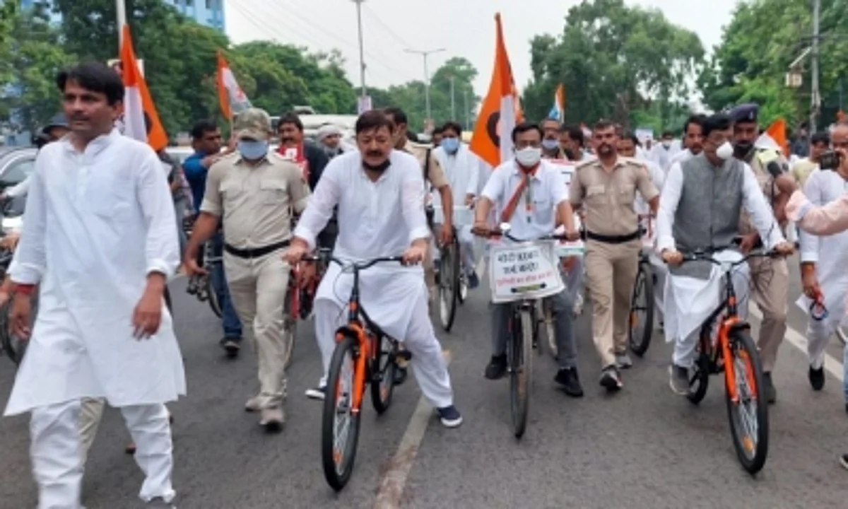 बिहार : महंगाई के विरोध में कांग्रेस के बाद सड़क पर उतरने को तैयार राजद, लालू ने सरकार को बताया जालिम