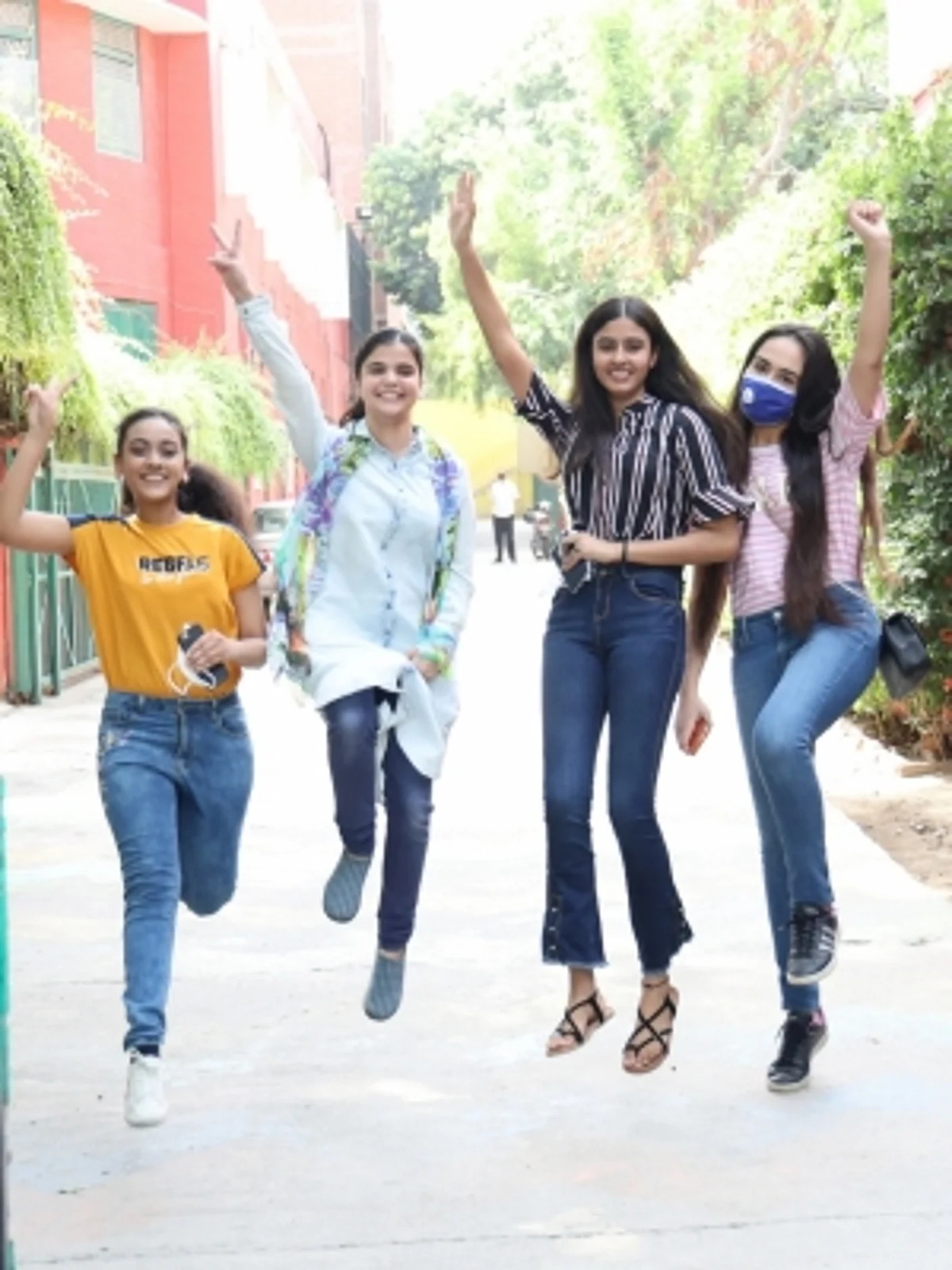 सीबीएसई 12वीं बोर्ड : 70 हजार छात्रों ने हासिल किए 95 फीसदी या उससे अधिक अंक, पीएम मोदी ने दी शुभकामनाएं