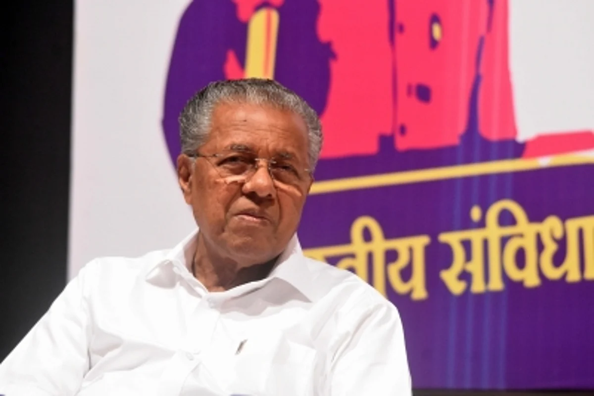 केरल में शासन अब पारिवारिक मामला, रियाज की पकड़ हुई मजबूत