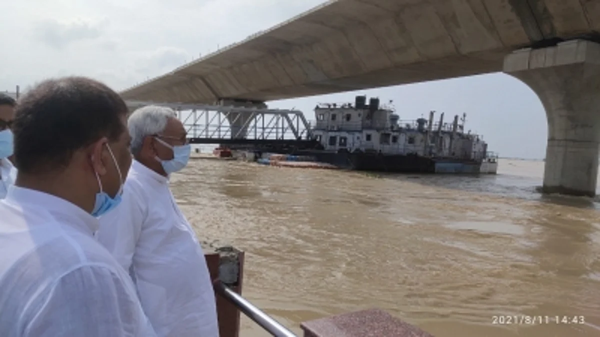 नीतीश ने गंगा घाटों का किया निरीक्षण, कहा-ज्यादा पानी वाले घाटों को घेरा जाए