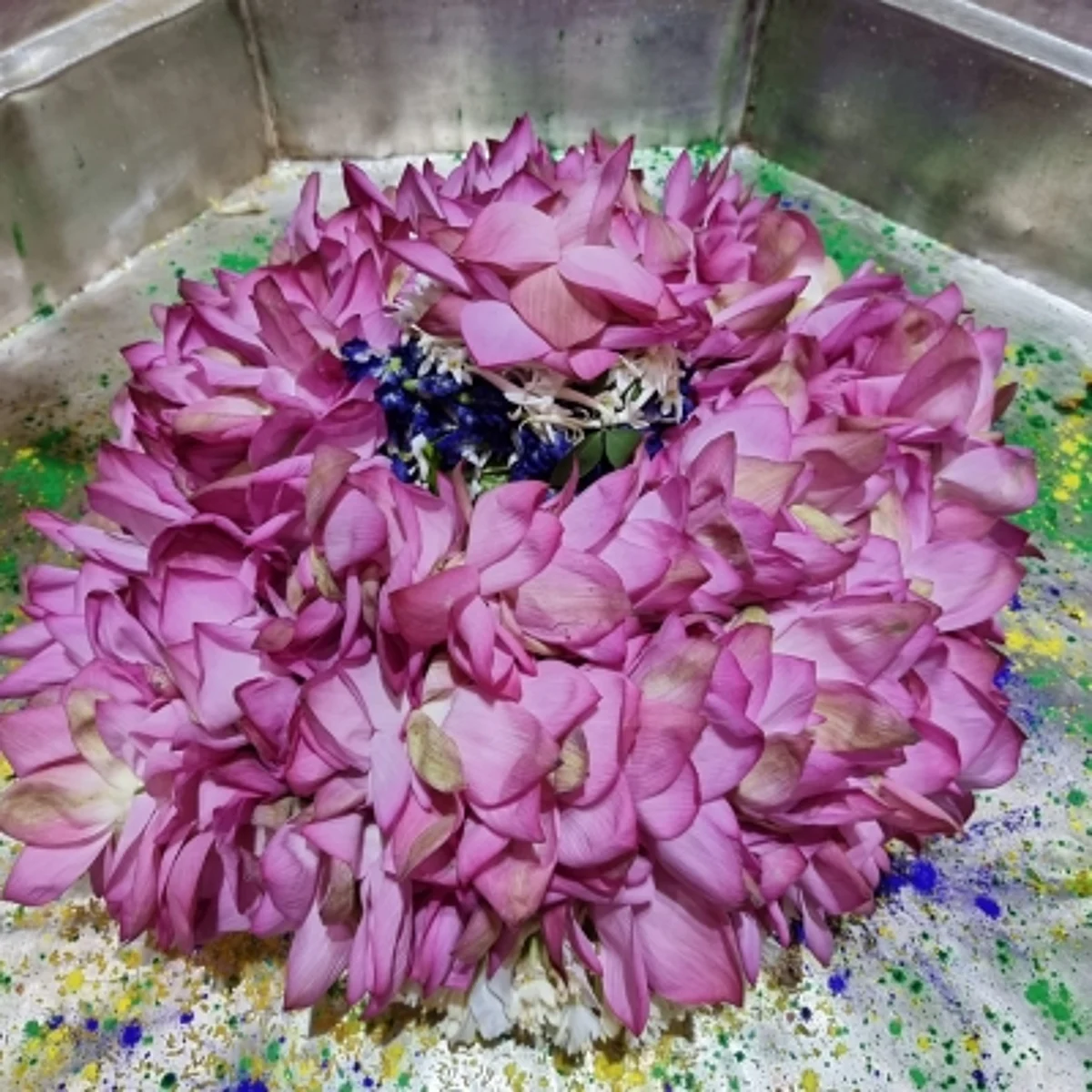 बिहार: पाबंदी हटी तो श्रद्धालु भी पहुंचे भगवान के द्वार, मंदिरों में लौटी रौनक