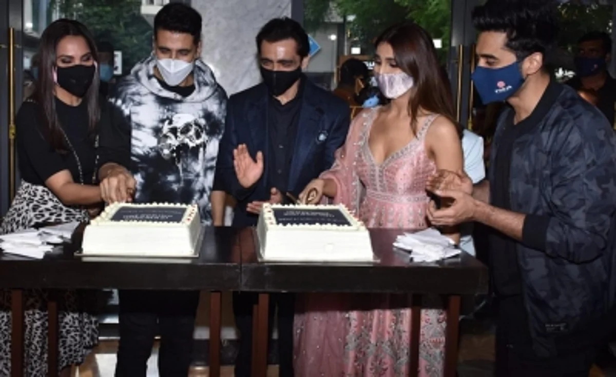 अक्षय कुमार, वाणी कपूर ने राजधानी में बेल बॉटम के ट्रेलर लॉन्च का जश्न मनाया