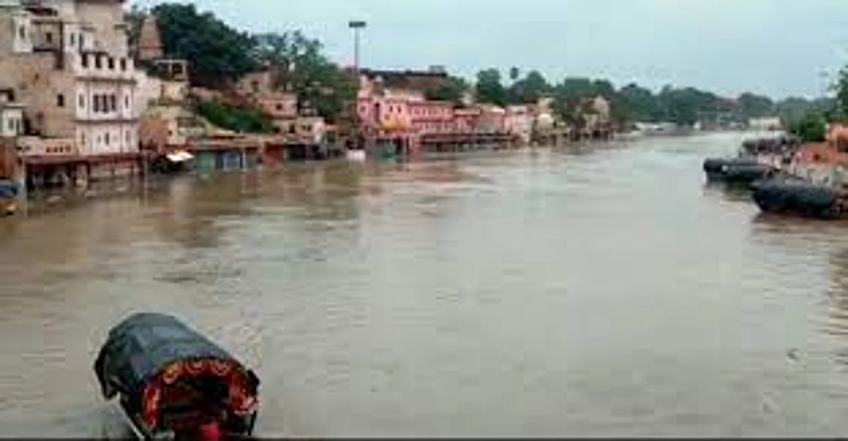 बारिश से हालात सामान्य, अभी भी खतरे के निशान से ऊपर बह रही कई नदियां