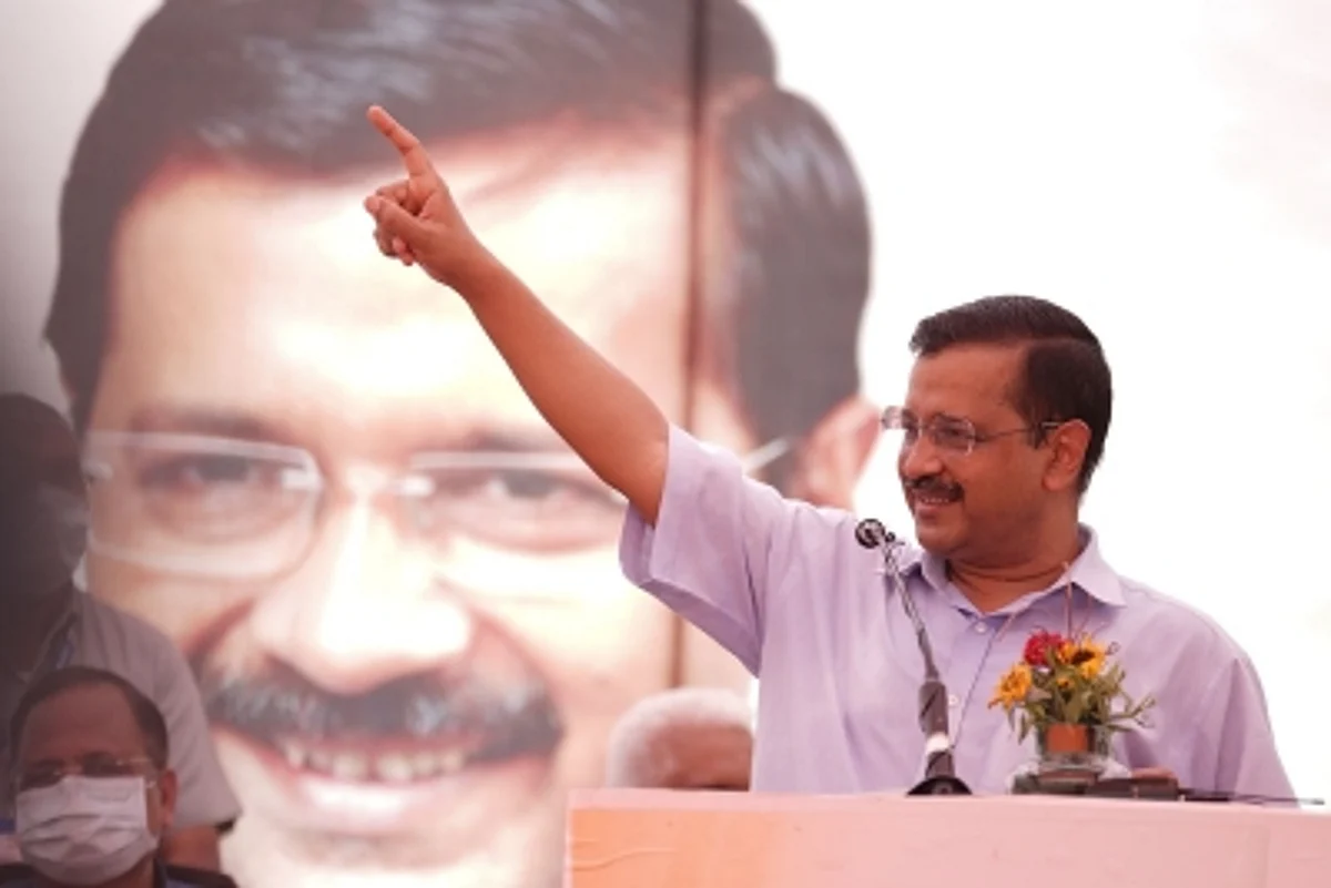दिल्ली के मुख्यमंत्री ने प्रदूषण से लड़ने के लिए दिवाली पर पटाखों पर लगाई रोक