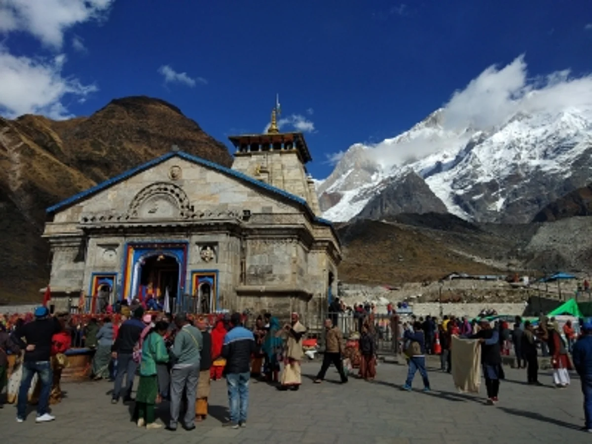 केदारनाथ: 6 हजार श्रद्धालुओं में से चार हजार वापस लौटे, 2 हजार को सुरक्षित स्थानों पर पहुंचाया गया