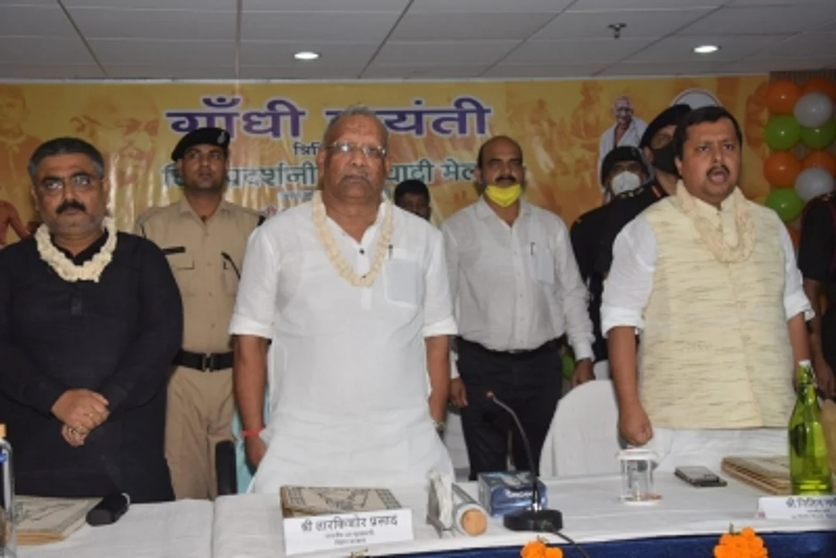 गांधी के विचारों और खादी को आने वाली पीढ़ियों तक पहुंचाना हमारी जिम्मेदारी : तारकिशोर