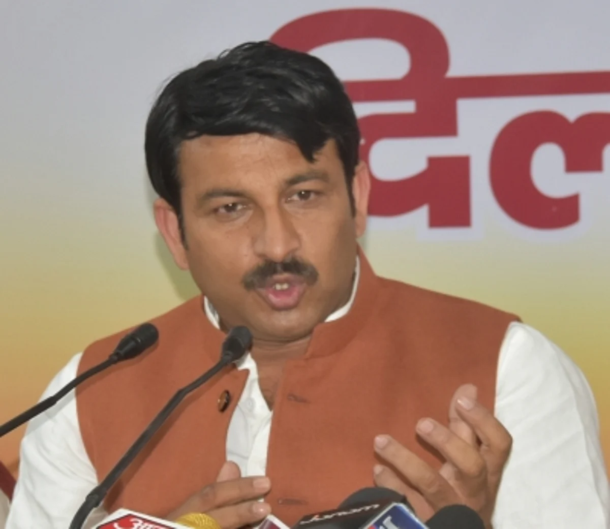 दिल्ली में छठ पूजा को लेकर आप, भाजपा में शुरू हुआ सियासी युद्ध