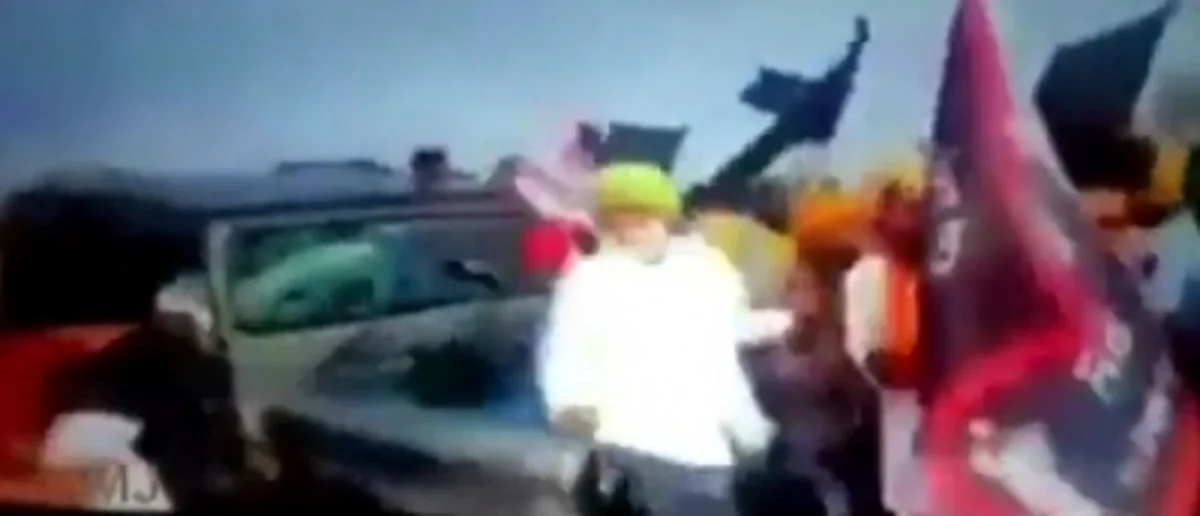 कांग्रेस ने लखीमपुर खीरी में वाहनों से किसानों को रौंदने वाला वीडियो क्लिप पोस्ट किया