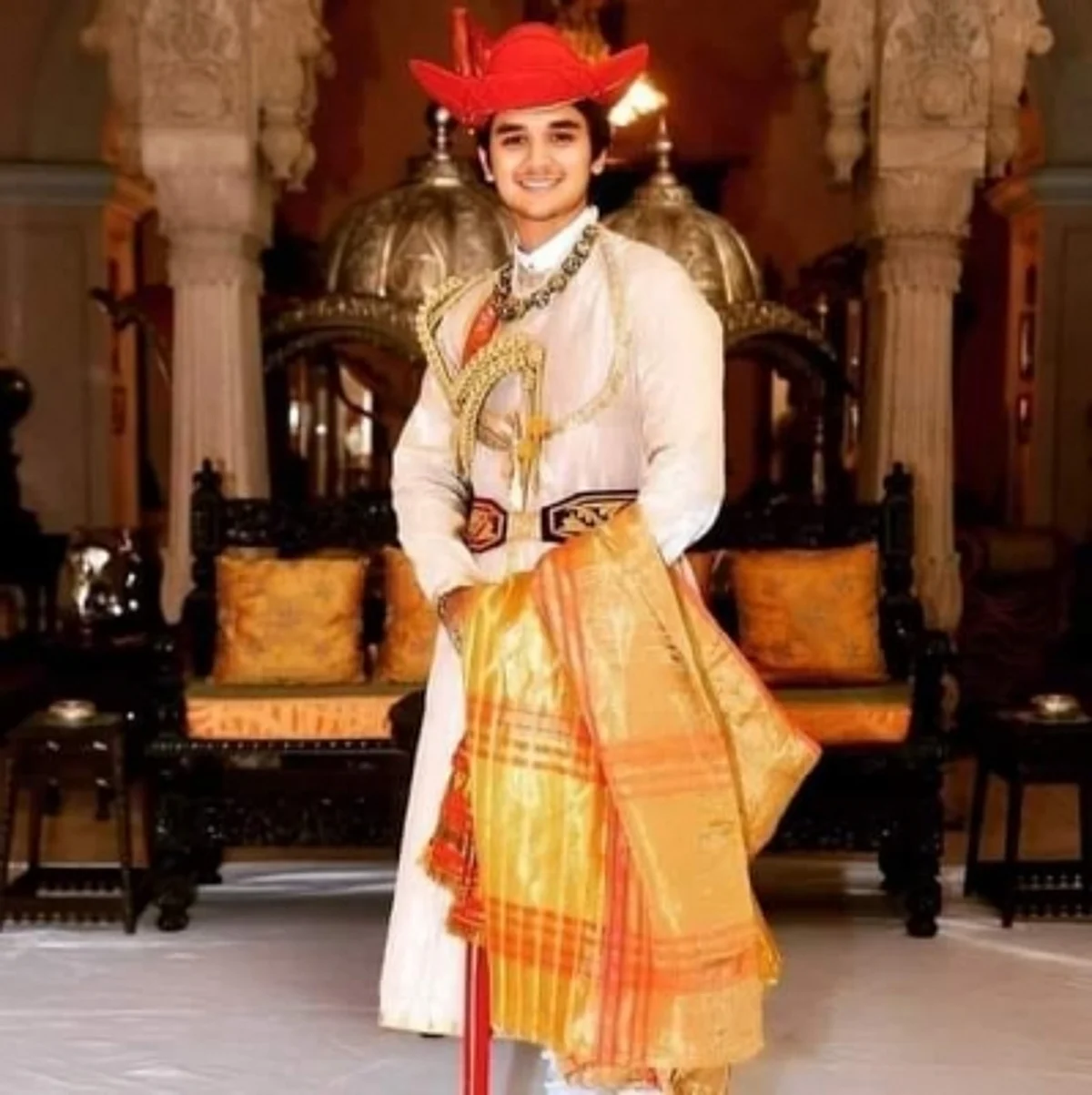 सियासी मैदान की दहलीज पर एक और सिंधिया