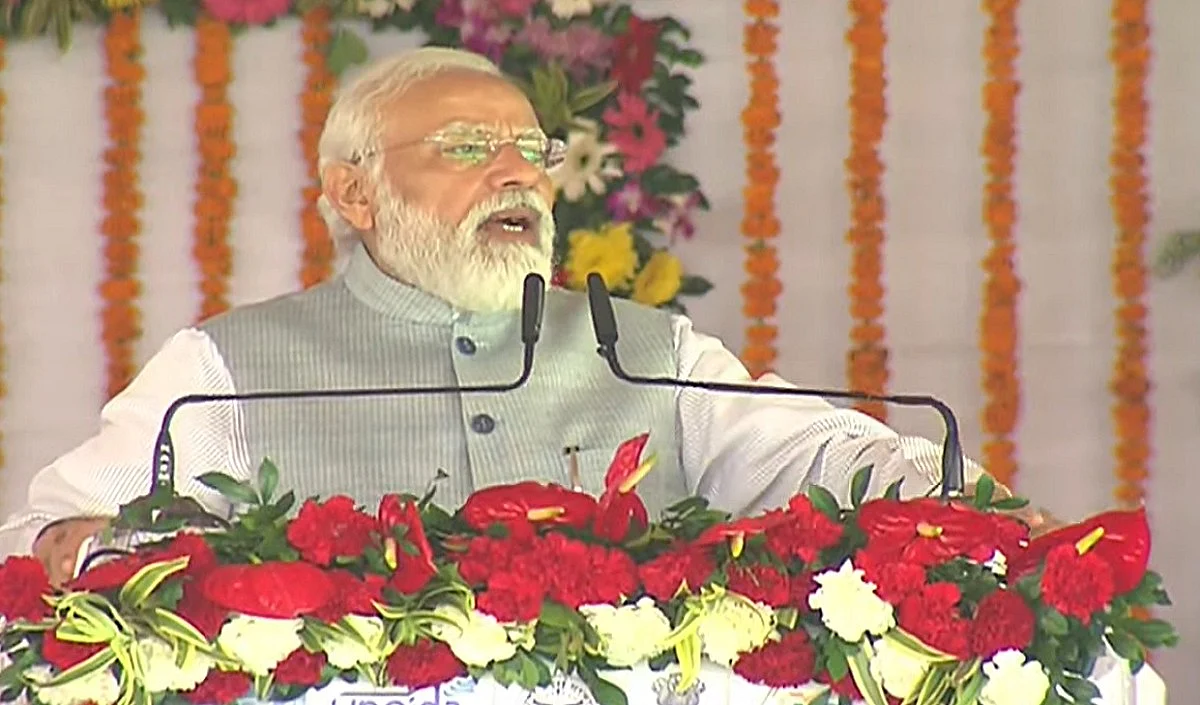 PM मोदी ने पूर्वांचल एक्सप्रेस-वे को राष्ट्र को किया समर्पित, बोले- यह उत्तर प्रदेश की शान है