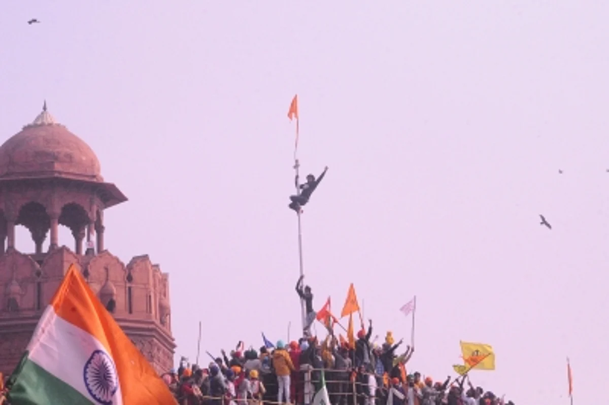 गणतंत्र दिवस हिंसा : दिल्ली उच्च न्यायालय ने पुलिस अधिकारियों के लिए सजा की मांग वाली याचिका खारिज की