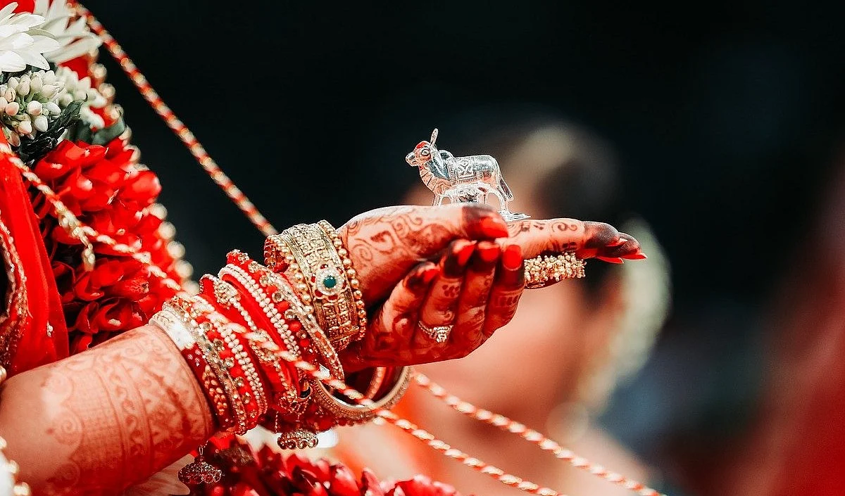 एक प्यार ऐसा भी, जेल में पता चला प्रेमिका है 8 माह की गर्भवती तो प्रेमी ने रचाई शादी