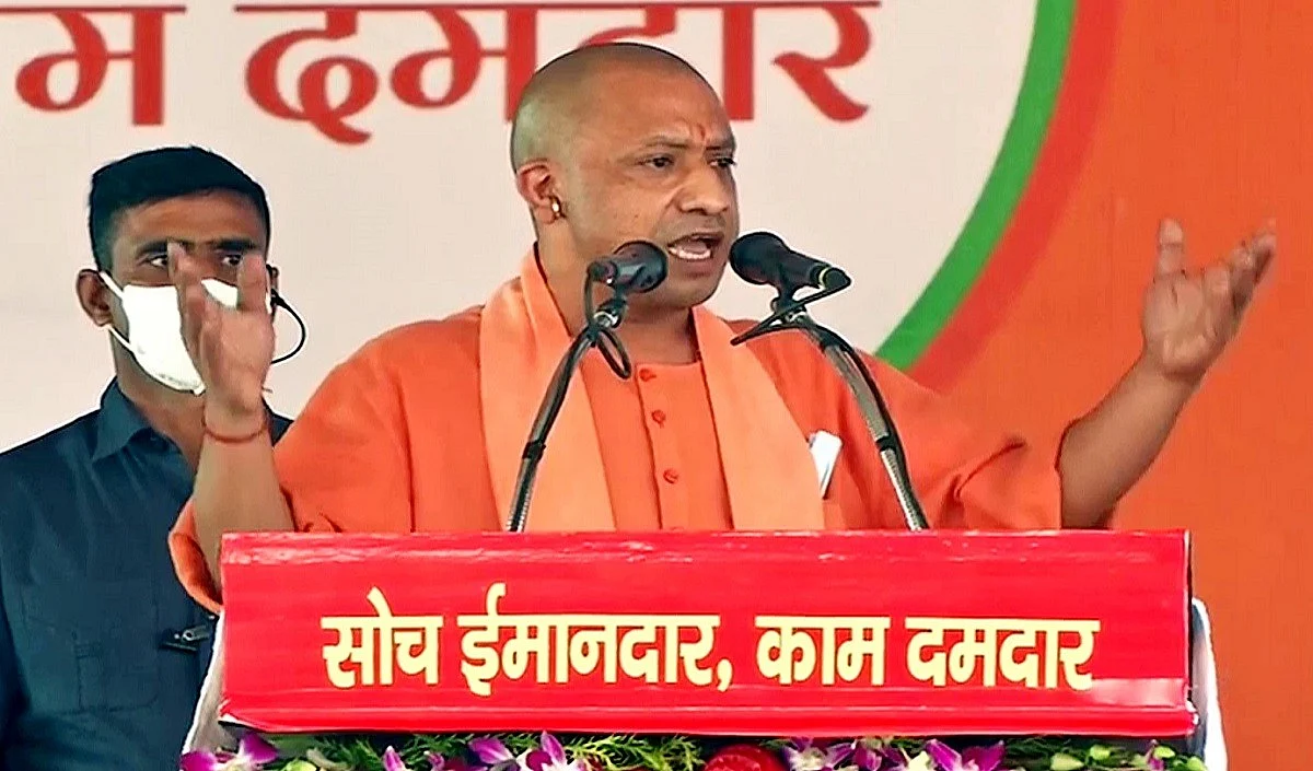 CM योगी का दावा, चंद्रगुप्त मौर्य ने सिकंदर को हराया, फिर भी इतिहास में उन्हें नहीं बताया गया 'महान'