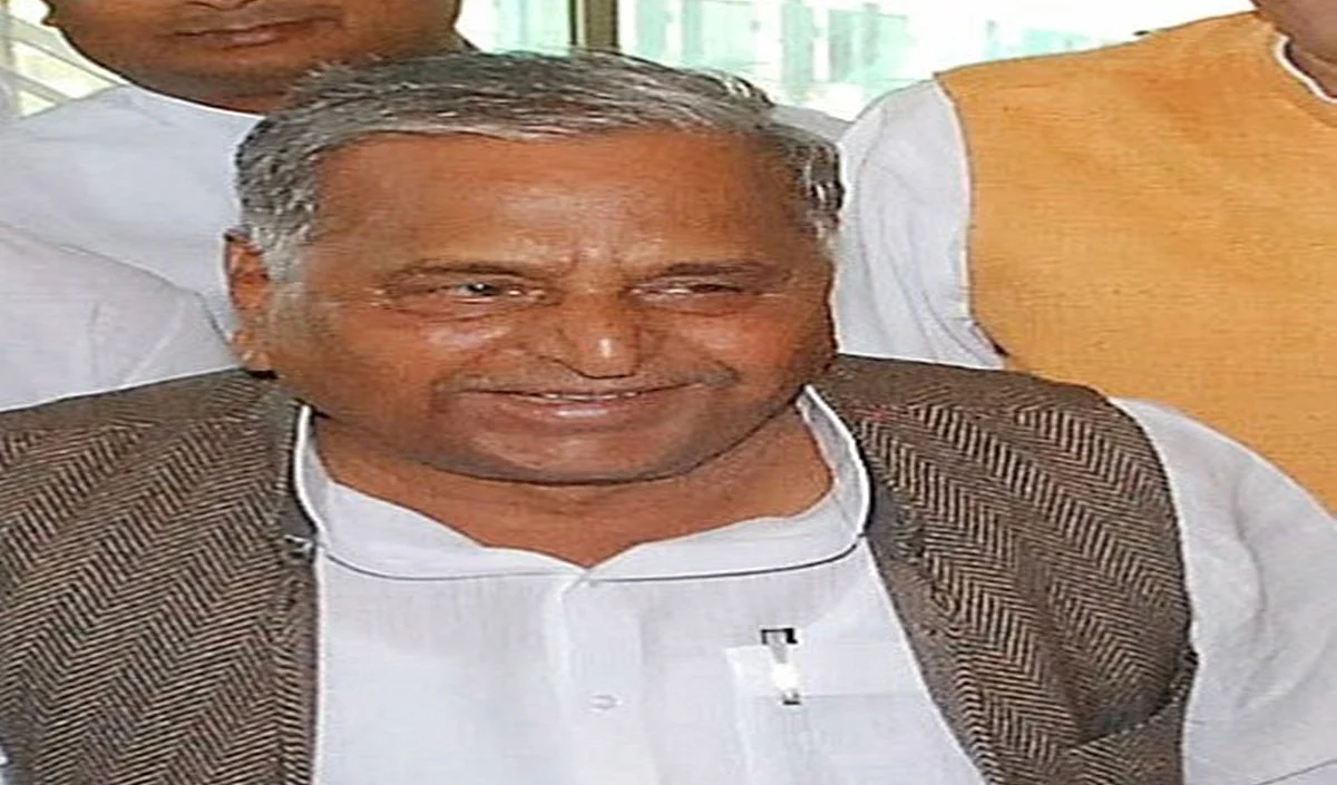 मुलायम सिंह यादव ने दिया कुमार विश्वास को समाजवादी पार्टी में शामिल होने का न्यौता