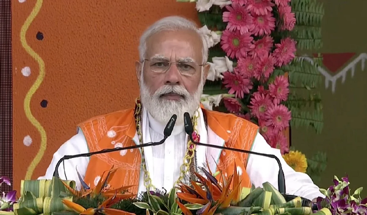 जनजातीय परिवारों ने देश को बचाने में निभाई अहम भूमिका, तेजी से हो रहा टीकाकरण: PM मोदी