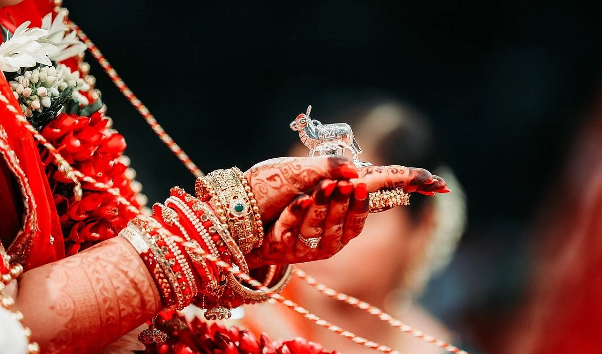 शादी समारोह में खाने के साथ कोरोना वैक्सीनेशन स्टॉल, एंजॉय करते हुए लगवाएं कोरोना टीका