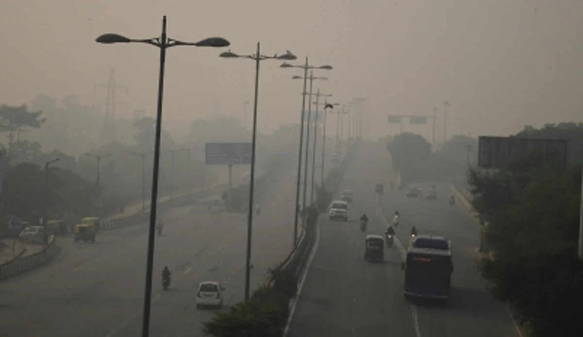 318 एक्यूआई के साथ दिल्ली की वायु गुणवत्ता में सुधार, अगले कुछ दिनों तक ऐसा ही रहेगा मौसम