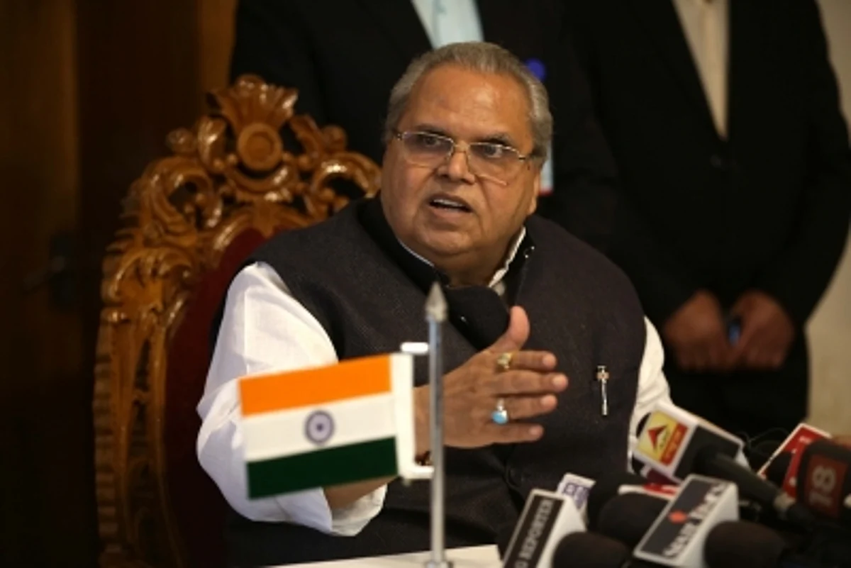 मेघालय के राज्यपाल सत्य पाल मलिक ने किसानों के आंदोलन को लेकर केंद्र पर निशाना साधा