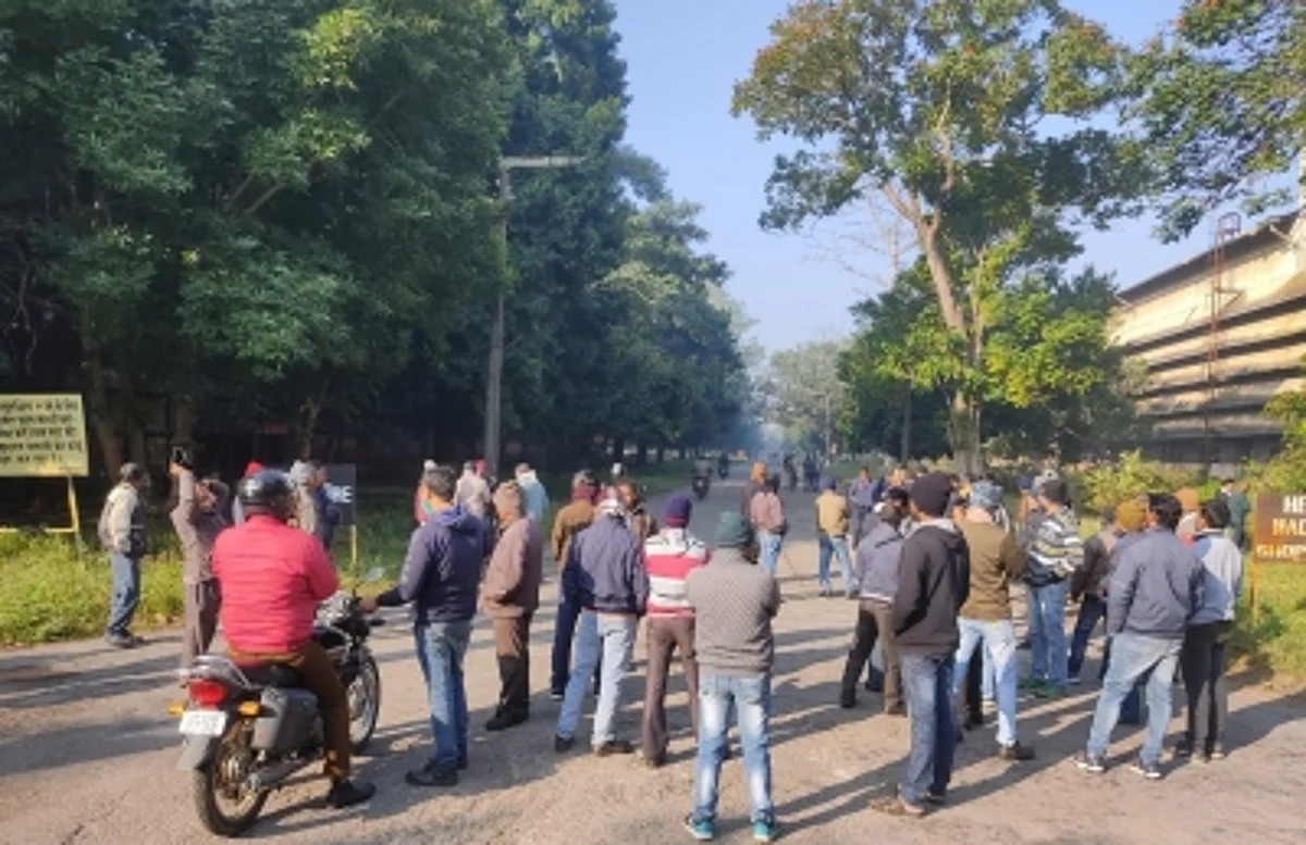 मदर ऑफ ऑल इंडस्ट्री एचईसी की आर्थिक हालत खराब, सात महीने से वेतन नहीं मिला, रांची स्थित तीनों प्लांटों के कामगार हड़ताल पर