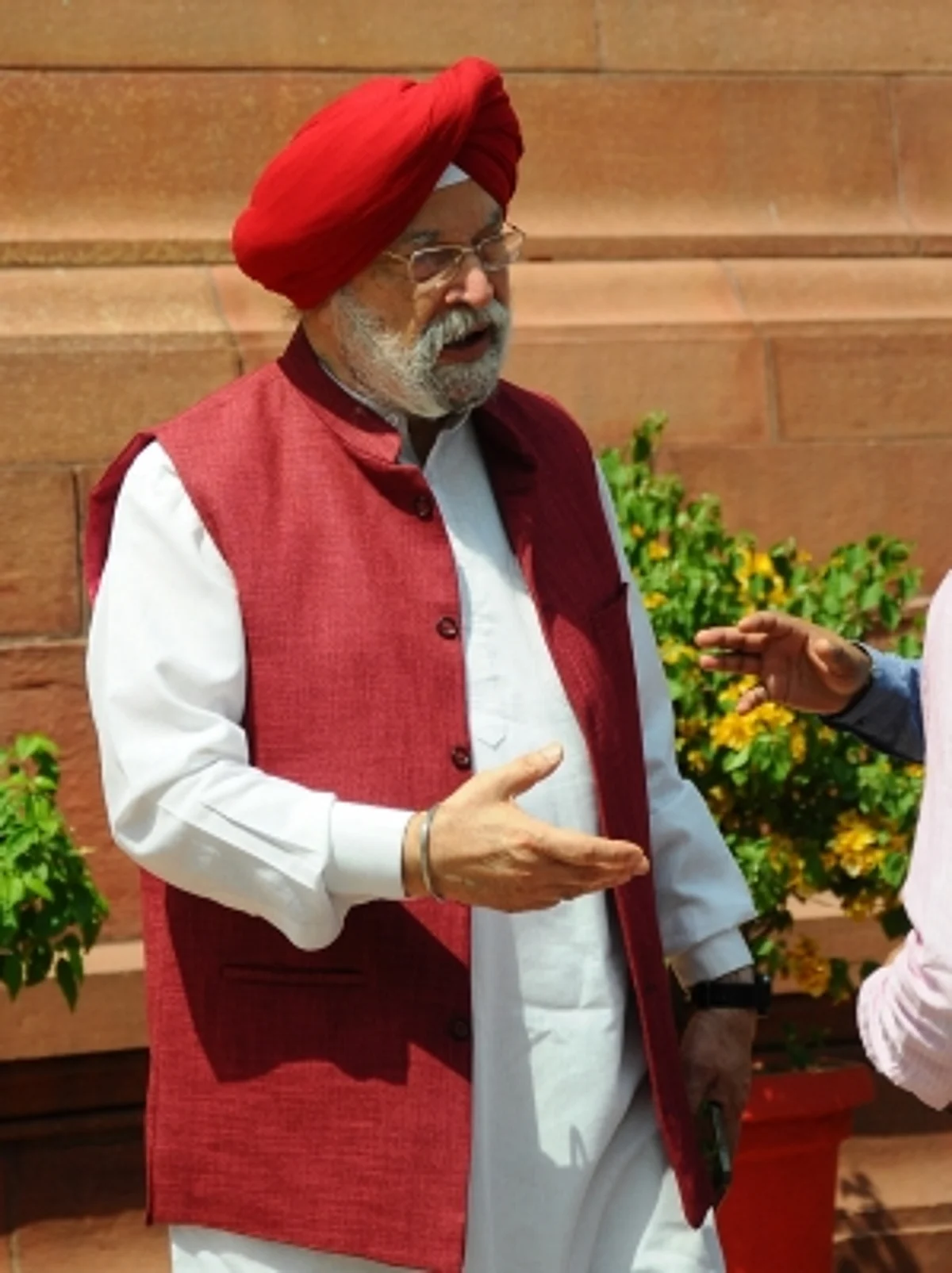 मिशन गंगा पूरी तरह सफल रहा, 23,000 छात्रों को सुरक्षित निकाला गया : हरदीप सिंह पुरी