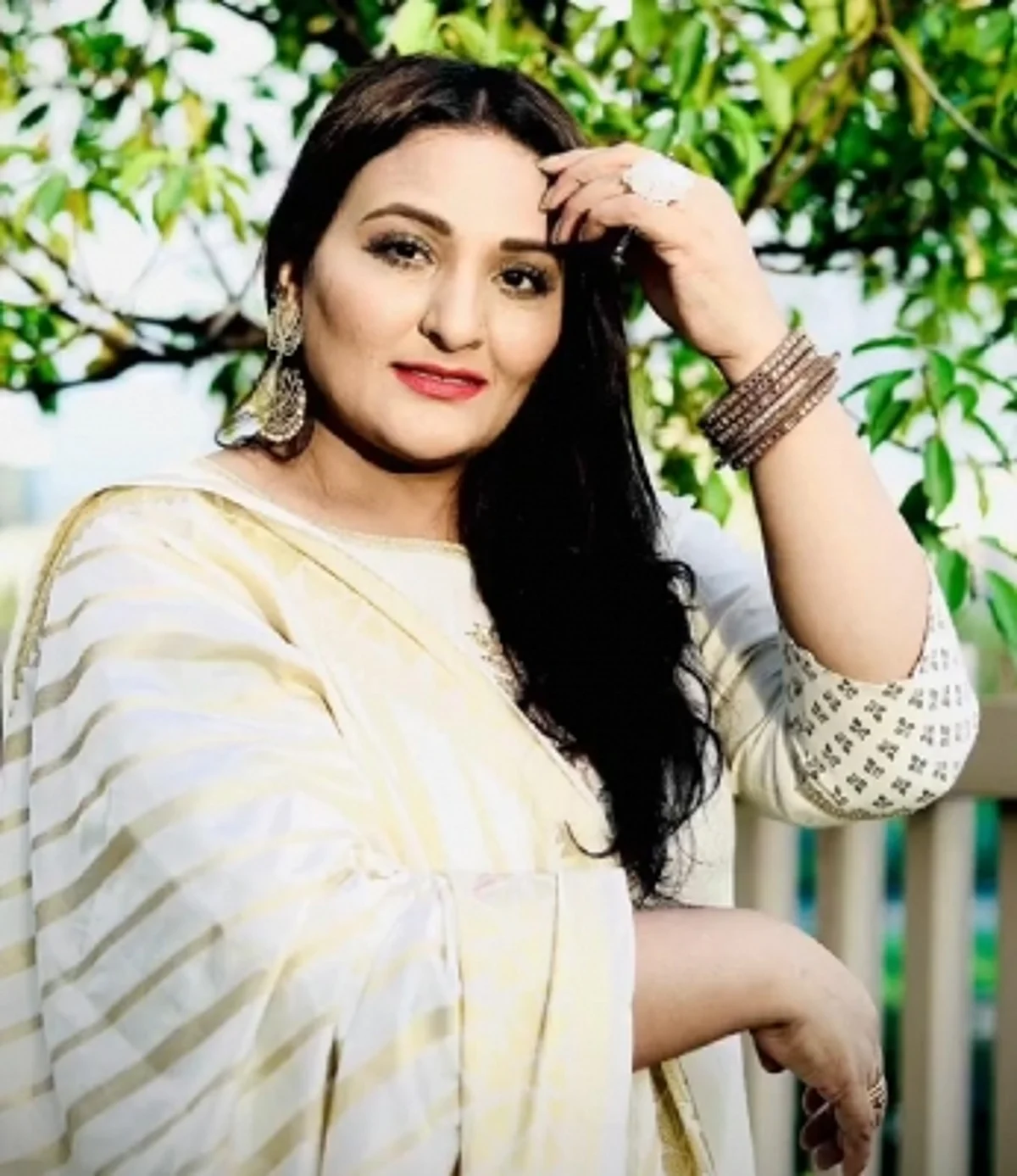 खूबसूरत दिखने के लिए समाज के दबाव में न आएं : उर्वशी उपाध्याय