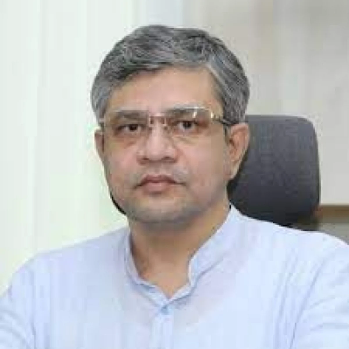 15 अगस्त, 2023 तक 75 स्वदेशी वंदे भारत ट्रेनें बनकर हो जाएंगी तैयार : अश्विनी वैष्णव
