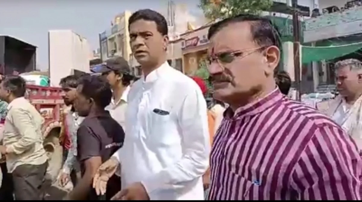 भाजपा प्रदेशाध्यक्ष ने काफिला रोककर घायलों को पहुंचाया अस्पताल